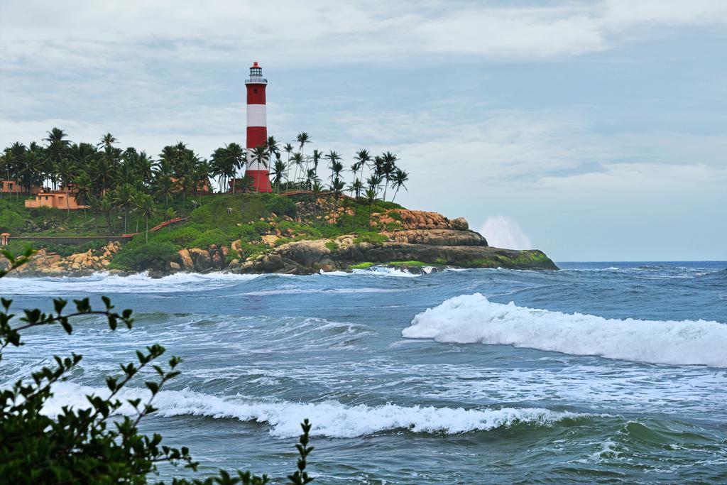 Gokulam Grand Turtle On The Beach Hotel Kovalam Kültér fotó