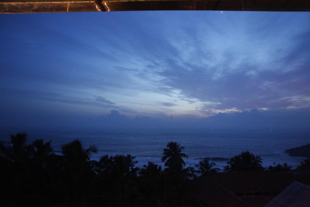 Gokulam Grand Turtle On The Beach Hotel Kovalam Kültér fotó